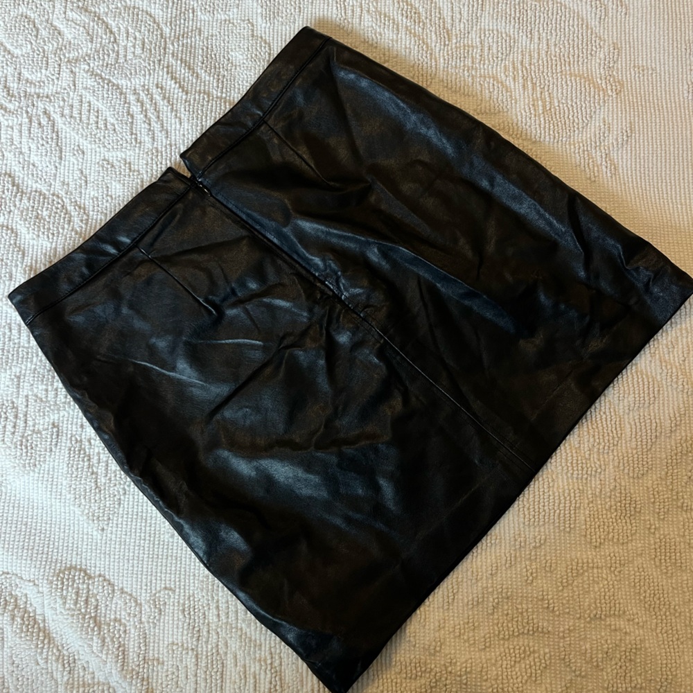 🖤PLEATHER MINI SKIRT🖤